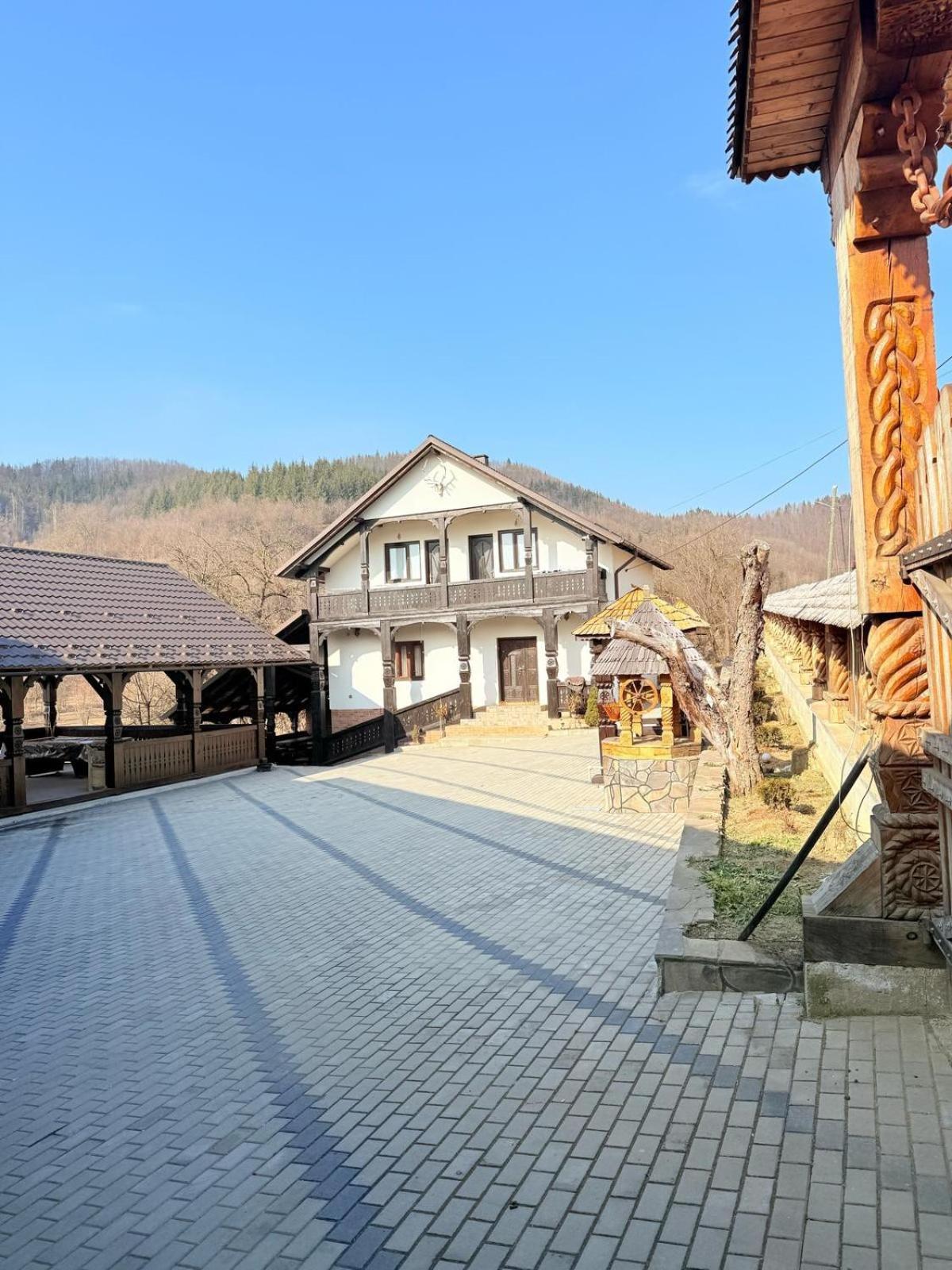 Gospodaria Klaus Rozavlea Exterior foto